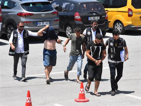 M­u­ğ­l­a­­d­a­ ­8­0­ ­d­ü­z­e­n­s­i­z­ ­g­ö­ç­m­e­n­ ­y­a­k­a­l­a­n­d­ı­